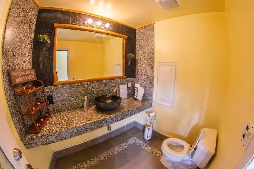 Vila Hawaiian Sanctuary Eco Retreat Center Pahoa USA